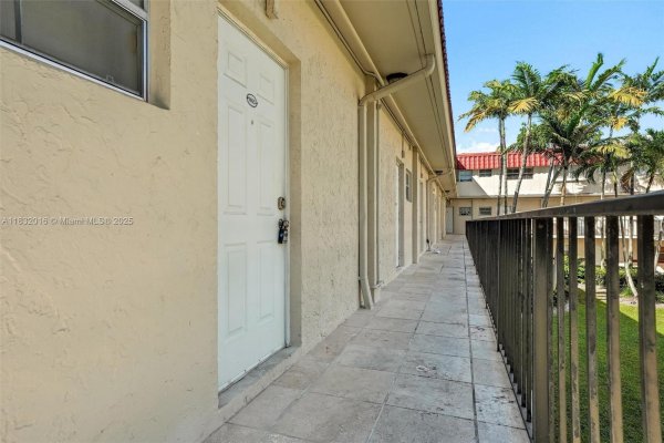 8650 SW 67th Ave #1025 Pinecrest, FL 33156