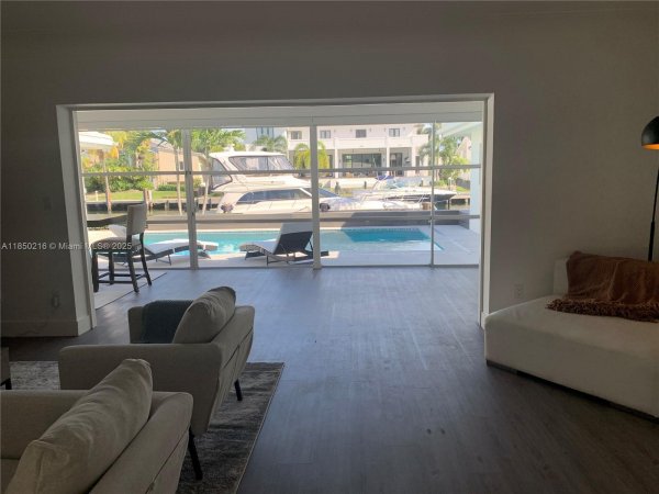 6911 Sunrise Pl Coral Gables, FL 33133 6911 Sunrise Pl Coral Gables, FL 33133