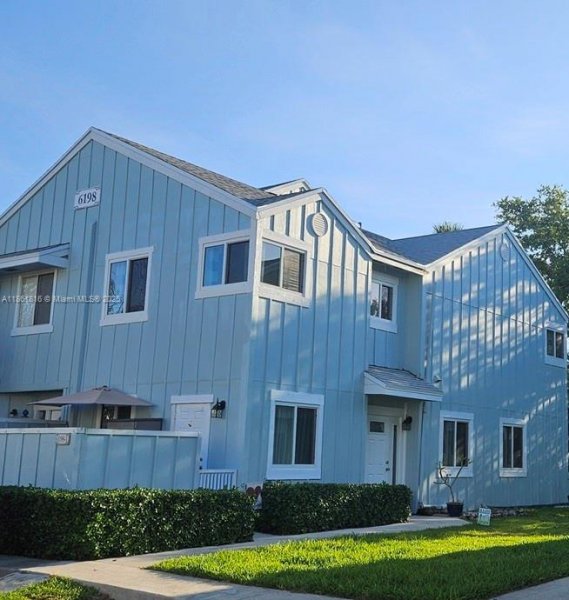 6198 Riverwalk Ln #1 Jupiter, FL 33458