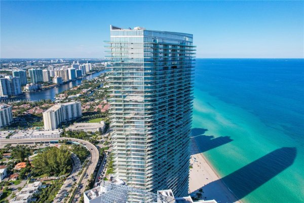18975 Collins Ave #4605 Sunny Isles Beach, FL 33160