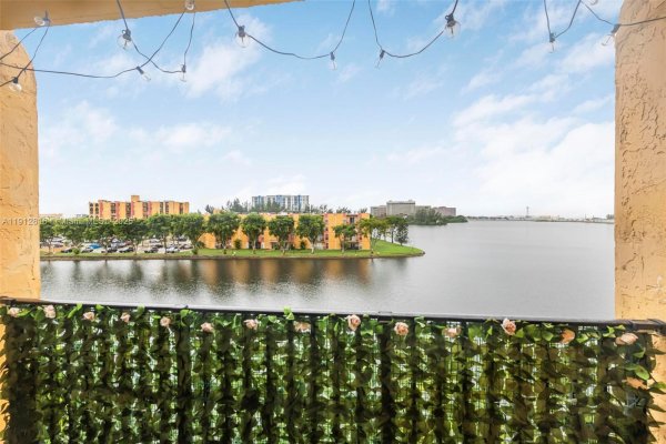 4705 NW 7th St #408-7 Miami, FL 33126