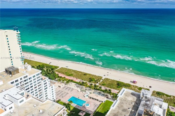 5005 Collins Ave #402 Miami Beach, FL 33140