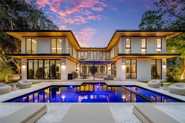 6003 SW 80th St South Miami, FL 33143