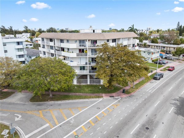 1975 Normandy Dr #206 Miami Beach, FL 33141
