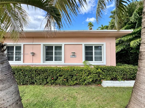 1785 Calais Dr #5 Miami Beach, FL 33141