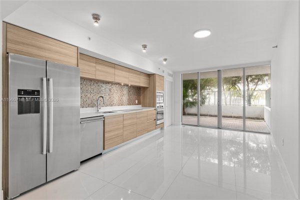 6620 Indian Crk Dr #116 Miami Beach, FL 33141