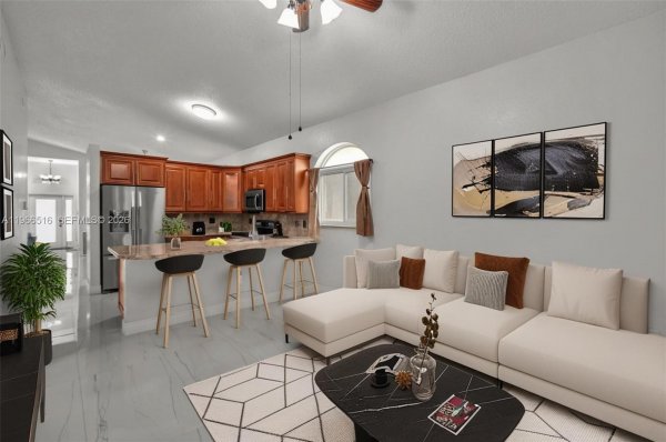 544 NW 159th Ln Pembroke Pines, FL 33028