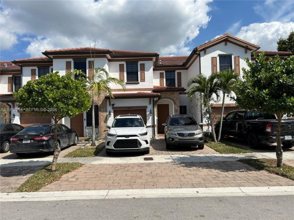 10371 W 33rd Ct Hialeah, FL 33018
