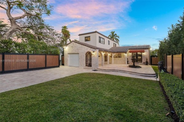 5135 Alton Rd Miami Beach, FL 33140