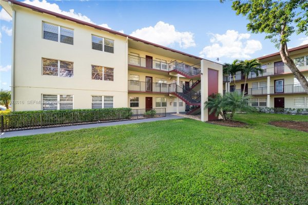 13455 SW 3rd St #302S Pembroke Pines, FL 33027