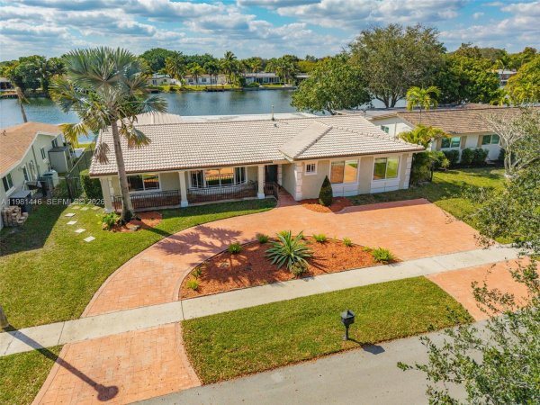 Undisclosed Address Pembroke Pines, FL 33026