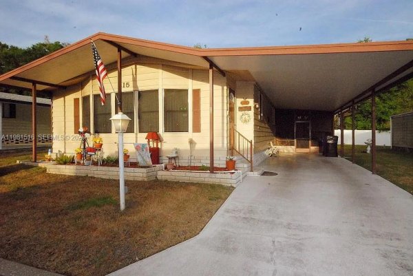 215 Laurelcrest Cir Valrico Other, FL 33594