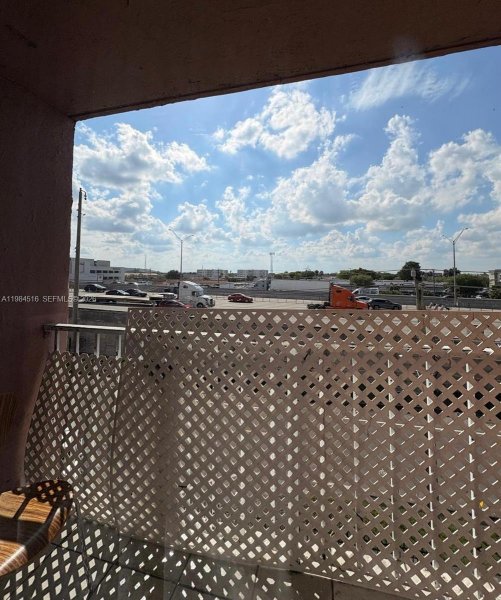 6175 W 20th Ave #309 Hialeah, FL 33012