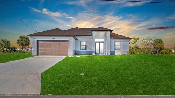 1201 15th Ter Cape Coral, FL 33909