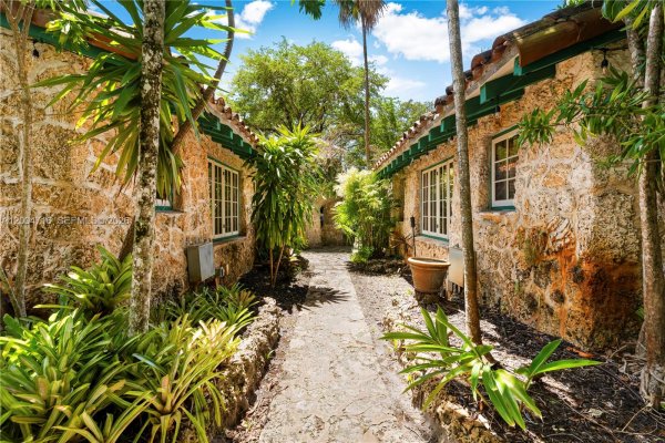1301 Milan Ave Coral Gables, FL 33134