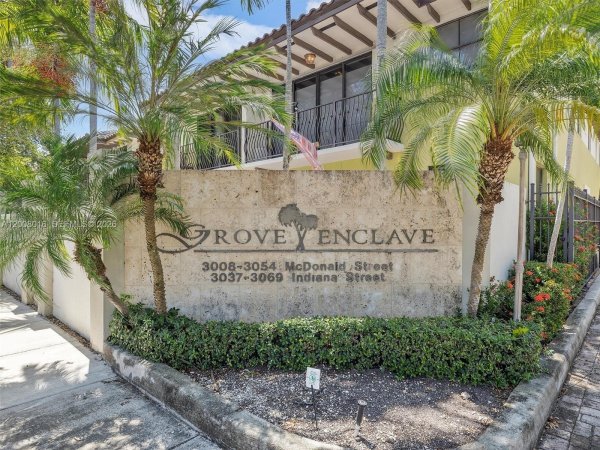 3054 Mcdonald St #8 Miami, FL 33133