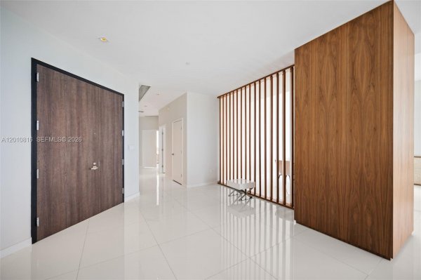 88 SW 7th St #PH4301 Miami, FL 33130