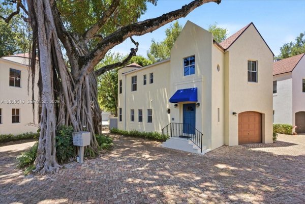 2917 Jackson Ave #6 Miami, FL 33133