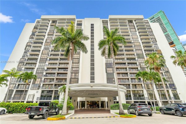 1450 Brickell Bay Dr #1815 Miami, FL 33131