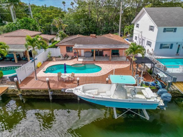 2447 SE 15th St Pompano Beach, FL 33062