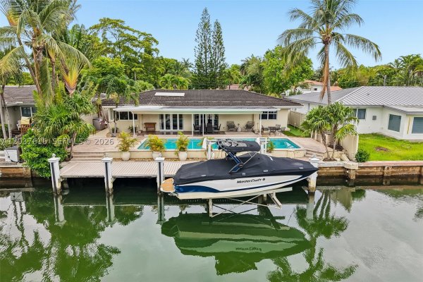 1140 NE 87th St Miami, FL 33138