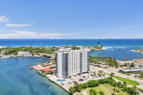 2639 N Riverside Dr #206 Pompano Beach, FL 33062