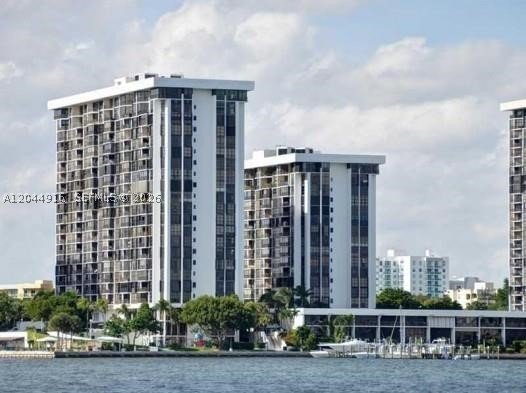 1901 Brickell Ave #B1614 Miami, FL 33129