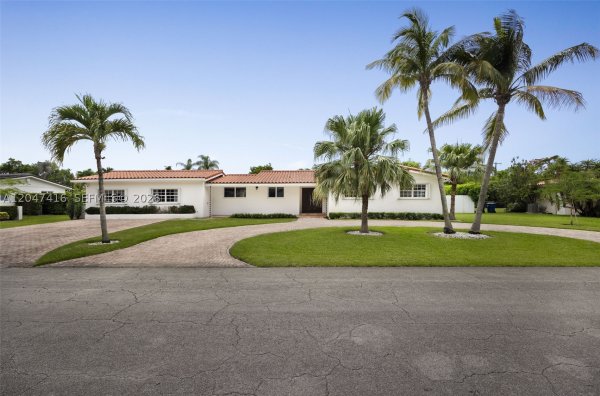 8345 SW 90th St Miami, FL 33156