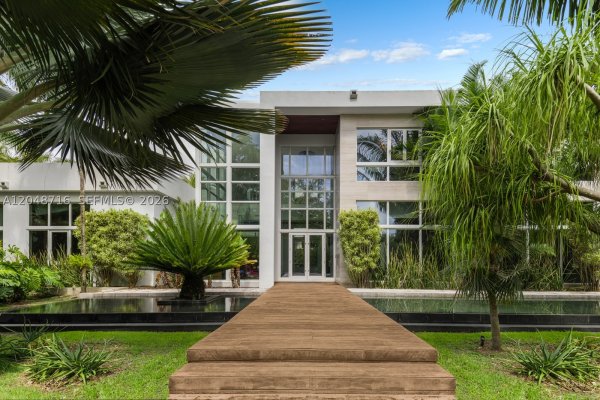 12900 SW 63rd Ave Pinecrest, FL 33156