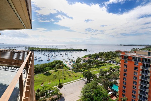 2901 S Bayshore Dr #14D Coconut Grove, FL 33133