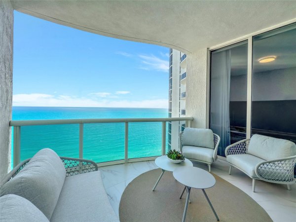 16001 Collins Ave #3004 Sunny Isles Beach, FL 33160