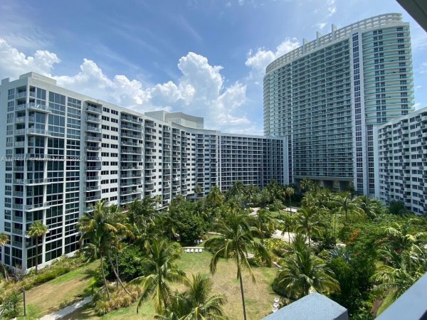 1500 Bay Rd #1274S Miami Beach, FL 33139