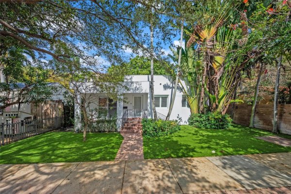 2511 Tequesta Ln Coconut Grove, FL 33133