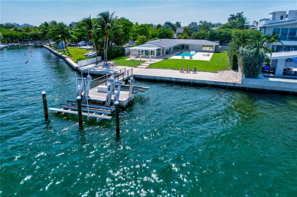 200 Harbor Dr Key Biscayne, FL 33149 200 Harbor Dr Key Biscayne, FL 33149