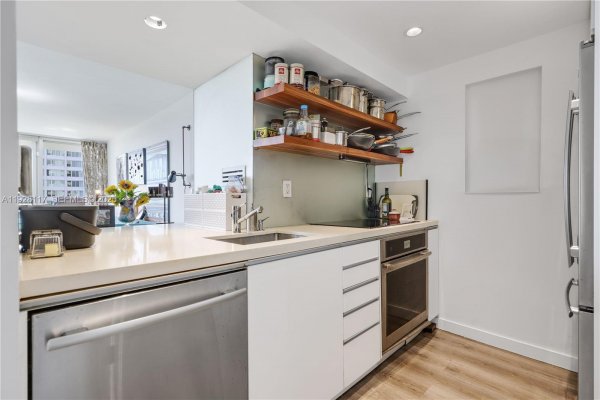 1200 West Ave #615 Miami Beach, FL 33139