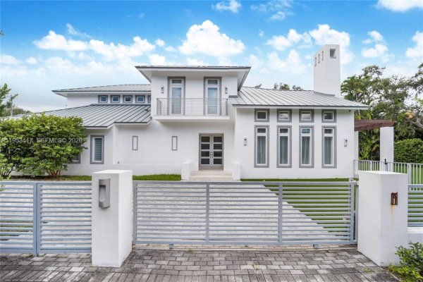 6900 Barquera St Coral Gables, FL 33146