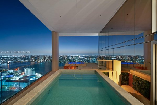 18501 Collins Ave #3704 Sunny Isles Beach, FL 33160