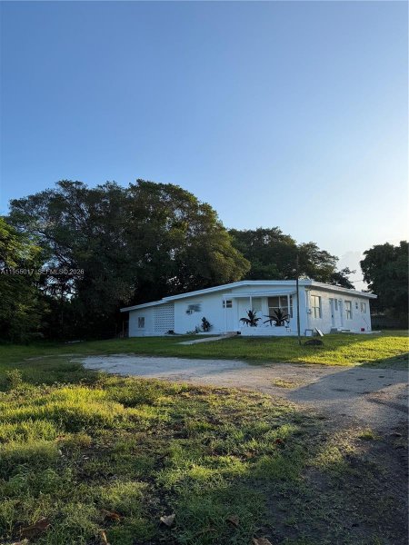 6845 SW 97th Ave Miami, FL 33173