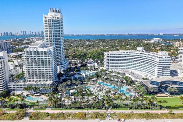 4401 Collins Ave #3209 Miami Beach, FL 33140