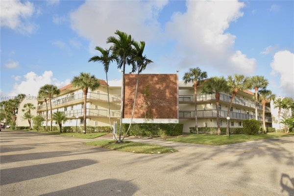 7500 NW 17th St #102 Plantation, FL 33313