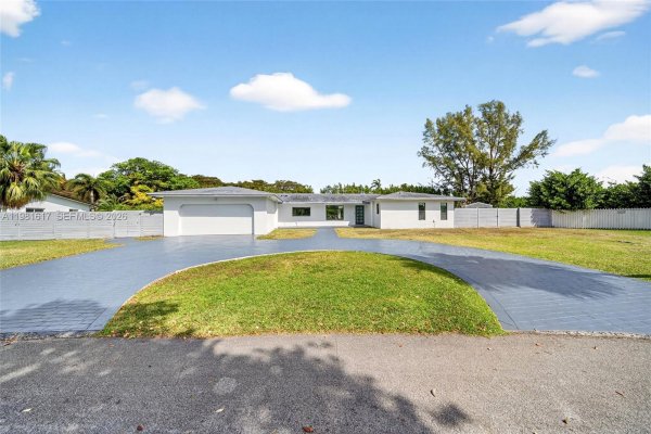 11951 SW 120th Ter Miami, FL 33186