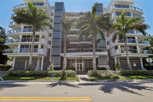 1100 100th St #703 Bay Harbor Islands, FL 33154