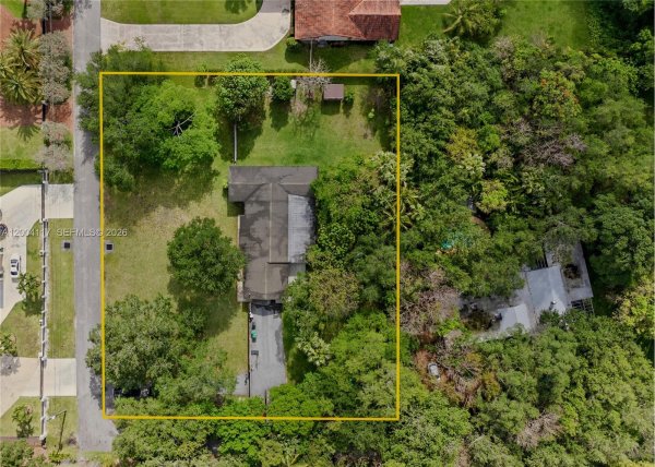 9870 SW 96th St Miami, FL 33176