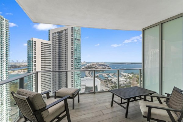 851 NE 1st Ave #3707 Miami, FL 33132