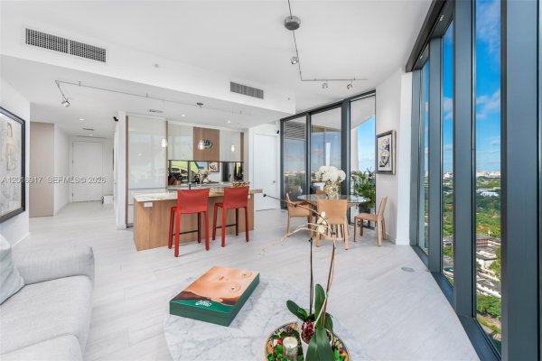2831 S Bayshore Dr #2205 Miami, FL 33133