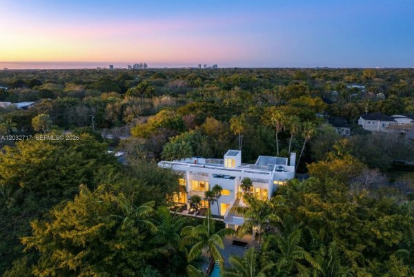 6070 SW 128th Pinecrest, FL 33156