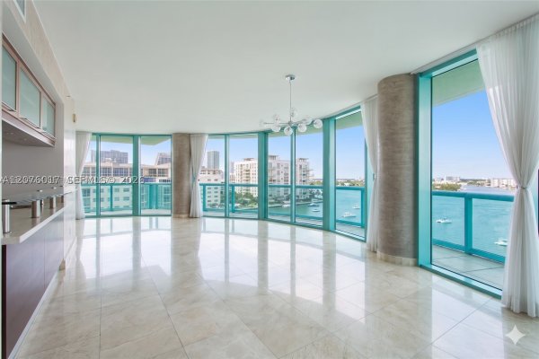 6000 Indian Crk Dr #12B Miami Beach, FL 33140