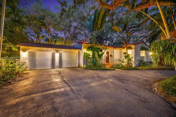 5111 Maggiore St Coral Gables, FL 33146