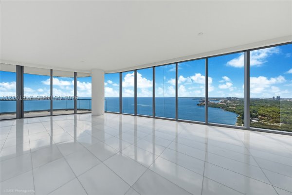 175 SE 25th Rd #3002 Miami, FL 33129