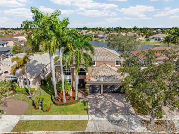 13815 NW 11th Pembroke Pines, FL 33028